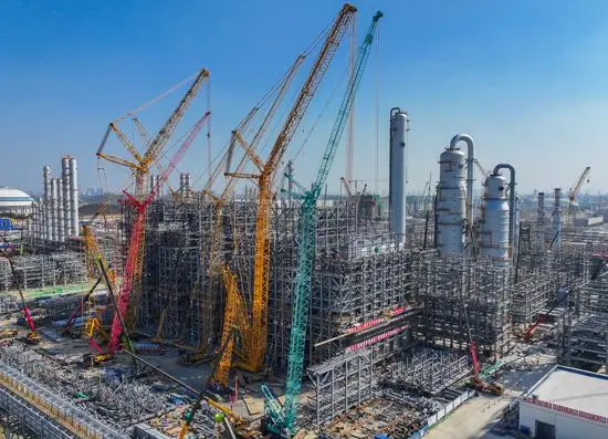 广西石化炼化一体化转型升级项目施工进度过半